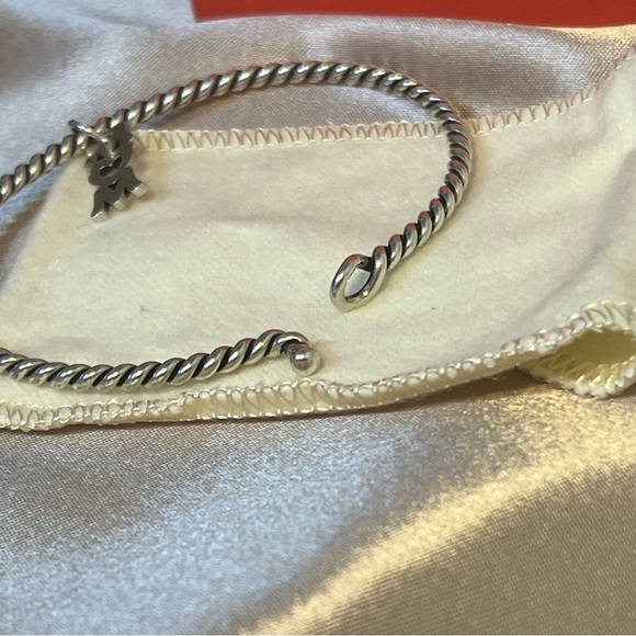 James Avery Sterling Silver Twisted Wire Hook-On Bracelet & JA Mom Charm 925 EUC - Picture 4 of 16